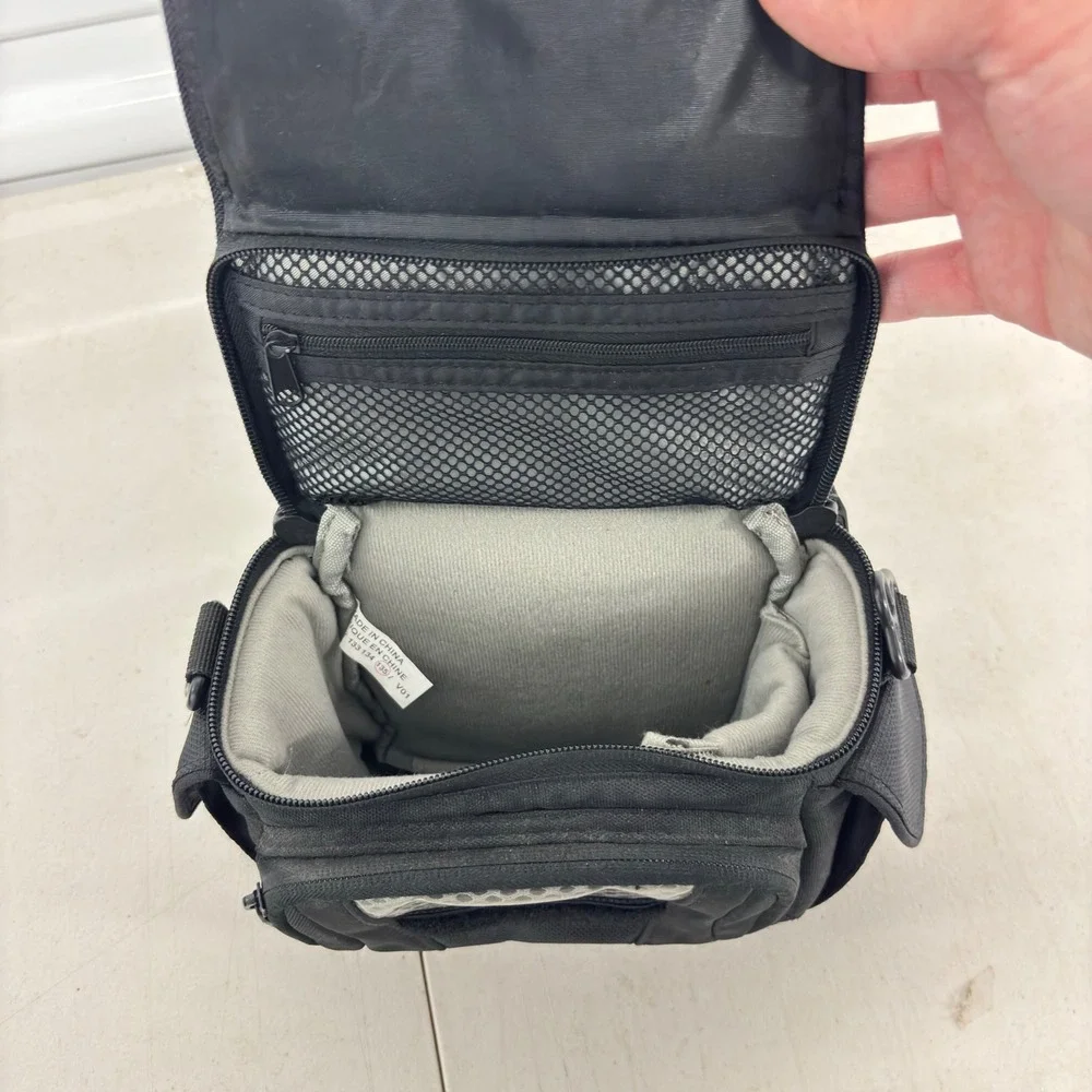 Lowepro Edit 110 Camera Bag Black Compact Camcorder Mirrorless Shoulder Case
